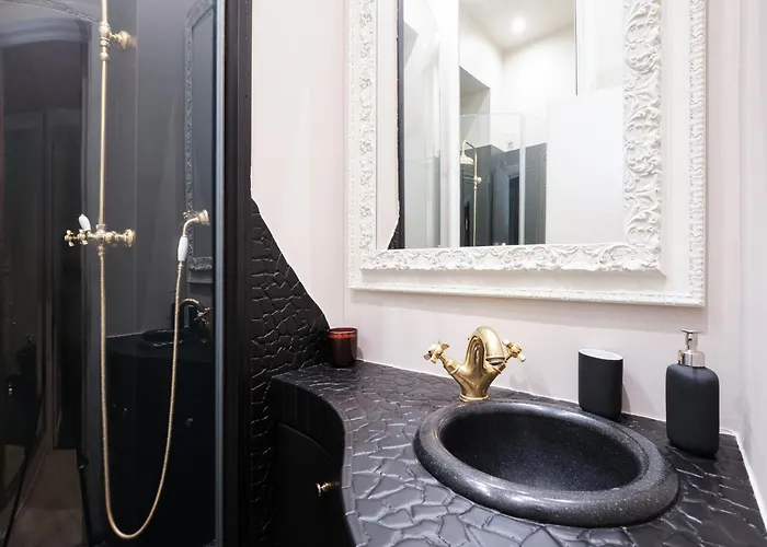 Luxury In Piazza Di Spagna Apartment