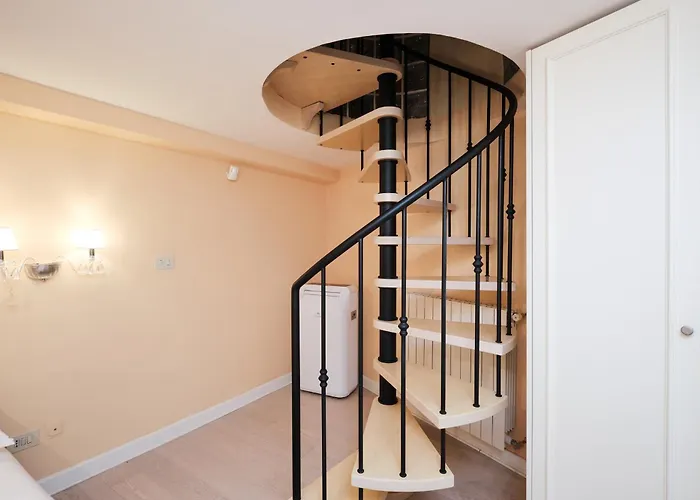 Luxury In Piazza Di Spagna Apartment Rome