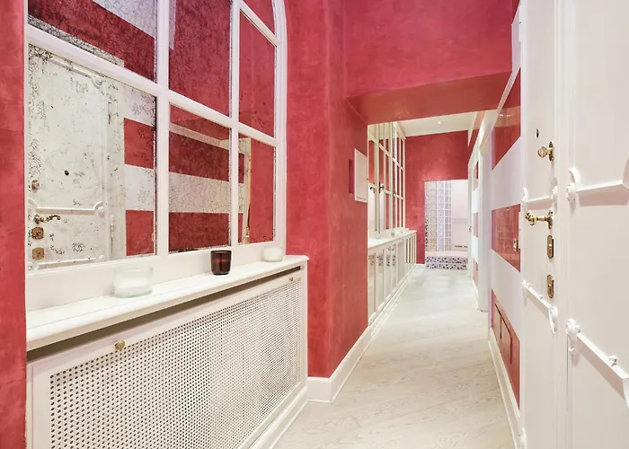 Luxury In Piazza Di Spagna